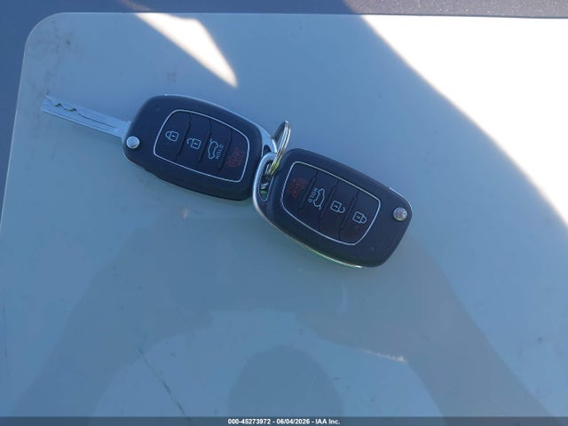 Продажа на аукционе авто 2018 Hyundai Santa Fe Sport 2.4l, vin: 5NMZT3LB9JH094300, номер лота: 45273972