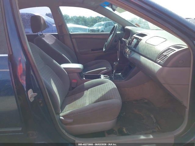 2005 Toyota Camry Le მანქანა იყიდება აუქციონზე, vin: 4T1BE32K15U090927, აუქციონის ნომერი: 45273988