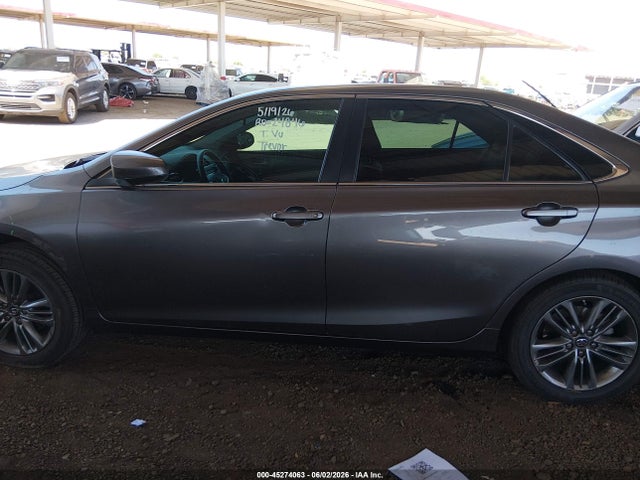 45274063 :رقم المزاد ، 4T1BF1FK0HU651036 vin ، 2017 Toyota Camry Se مزاد بيع