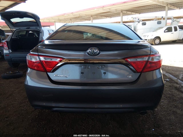 45274063 :رقم المزاد ، 4T1BF1FK0HU651036 vin ، 2017 Toyota Camry Se مزاد بيع