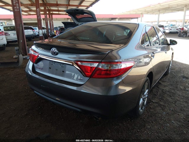 45274063 :رقم المزاد ، 4T1BF1FK0HU651036 vin ، 2017 Toyota Camry Se مزاد بيع