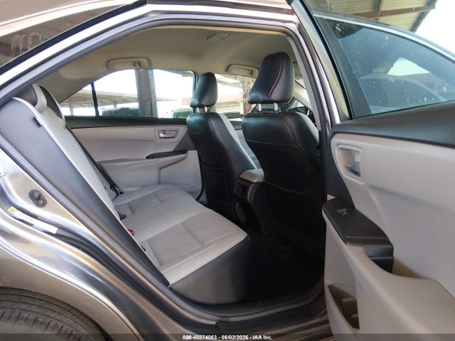 45274063 :رقم المزاد ، 4T1BF1FK0HU651036 vin ، 2017 Toyota Camry Se مزاد بيع