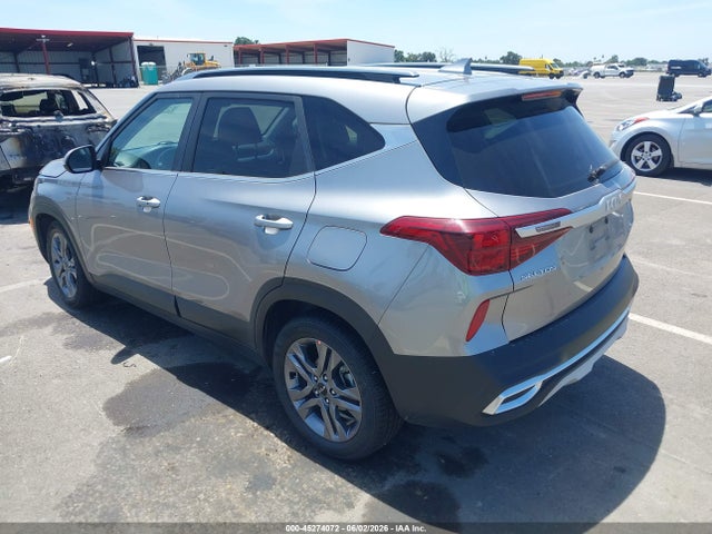 KNDEU2AA8N7238349 KIA SELTOS S