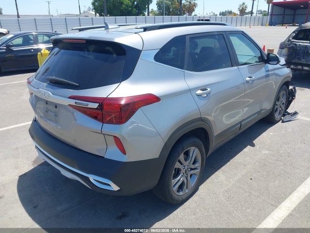 KNDEU2AA8N7238349 KIA SELTOS S