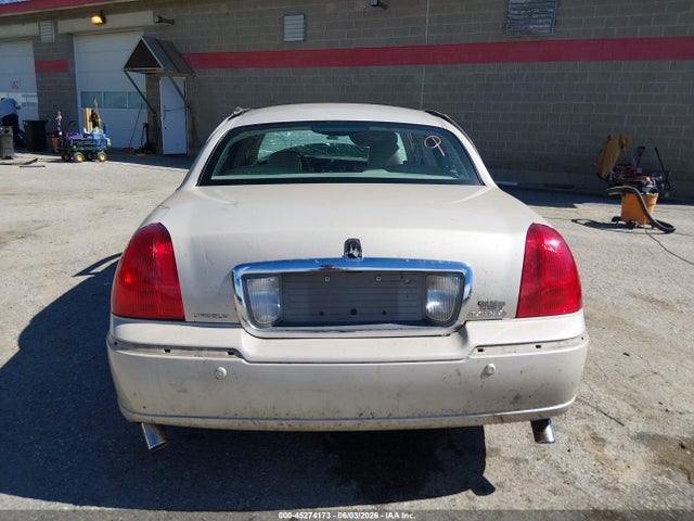 Продажа на аукционе авто 2003 Lincoln Town Car Cartier, vin: 1LNHM83W83Y649956, номер лота: 45274173