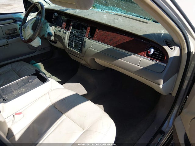 Продажа на аукционе авто 2003 Lincoln Town Car Cartier, vin: 1LNHM83W83Y649956, номер лота: 45274173