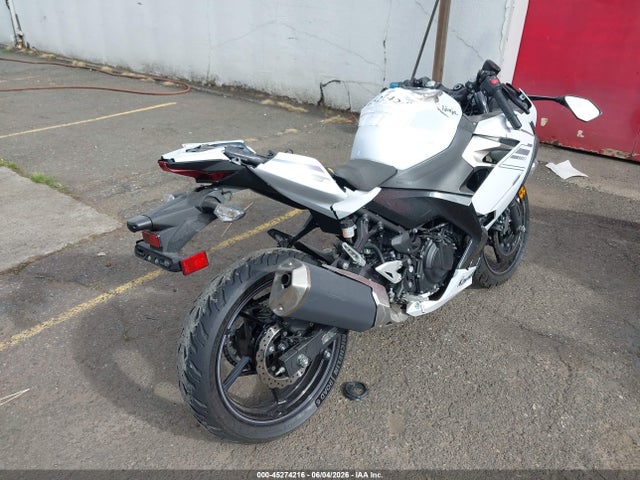 Kawasaki EX400 2023 JKAEXKH14PDAR7438 Image 4
