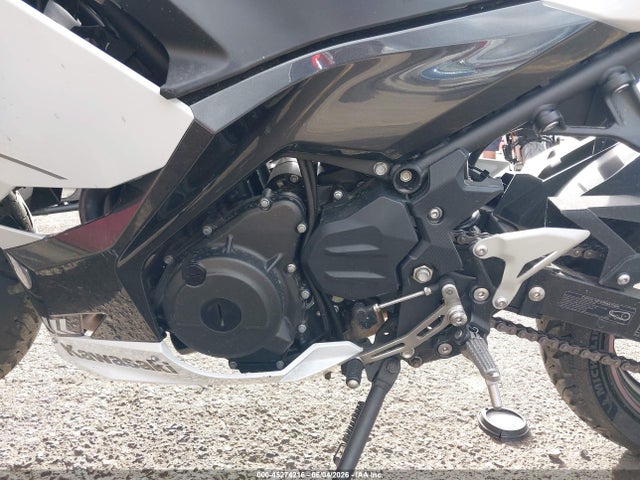 Kawasaki EX400 2023 JKAEXKH14PDAR7438 Image 9
