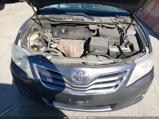 45274233 :رقم المزاد ، 4T1BF3EKXBU739693 vin ، 2011 Toyota Camry Le مزاد بيع