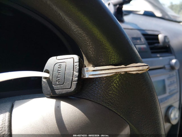 45274233 :رقم المزاد ، 4T1BF3EKXBU739693 vin ، 2011 Toyota Camry Le مزاد بيع