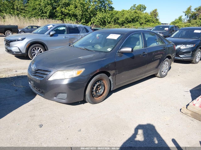 45274233 :رقم المزاد ، 4T1BF3EKXBU739693 vin ، 2011 Toyota Camry Le مزاد بيع