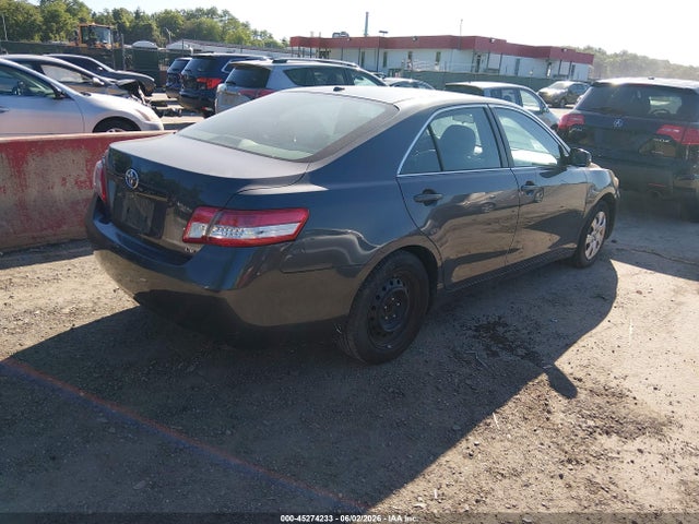 45274233 :رقم المزاد ، 4T1BF3EKXBU739693 vin ، 2011 Toyota Camry Le مزاد بيع