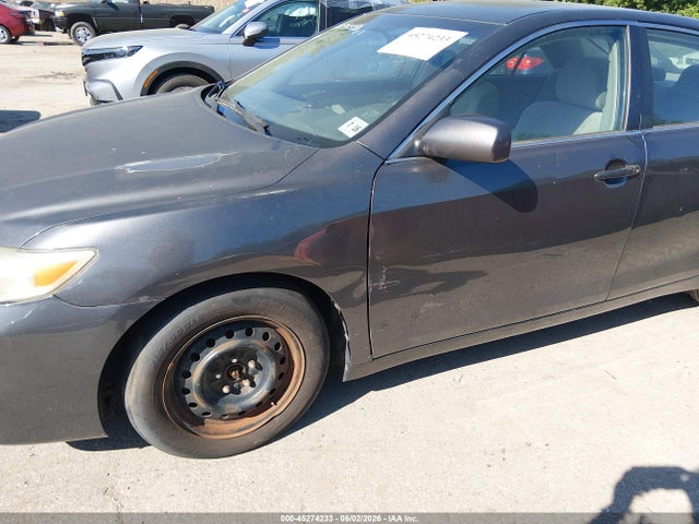 45274233 :رقم المزاد ، 4T1BF3EKXBU739693 vin ، 2011 Toyota Camry Le مزاد بيع