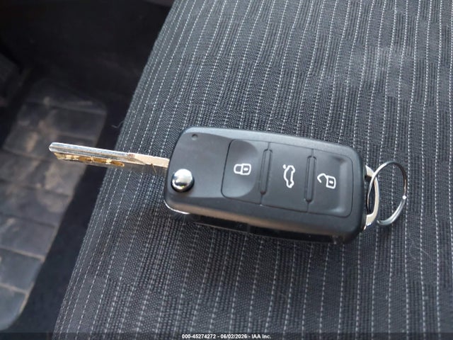 WVGAV7AX1FW541473 Volkswagen TIGUAN S