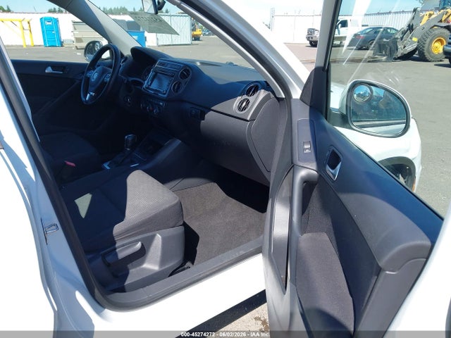 WVGAV7AX1FW541473 Volkswagen TIGUAN S
