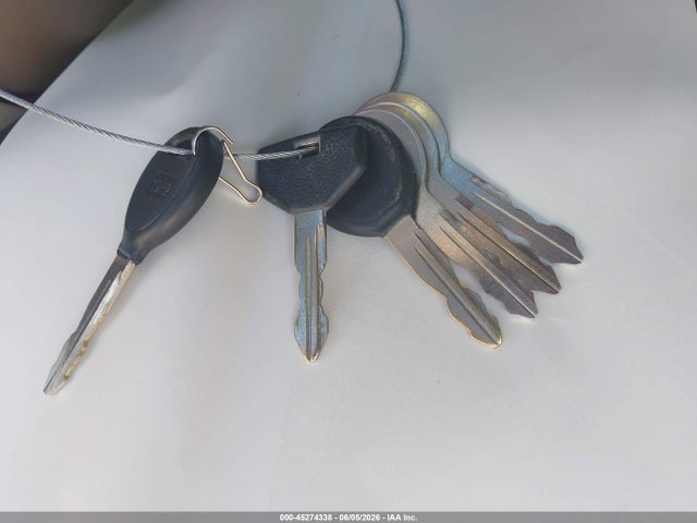 45274338 :رقم المزاد ، 1C4GJ25B21B151073 vin ، 2001 Chrysler Voyager مزاد بيع