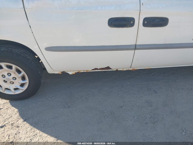 45274338 :رقم المزاد ، 1C4GJ25B21B151073 vin ، 2001 Chrysler Voyager مزاد بيع