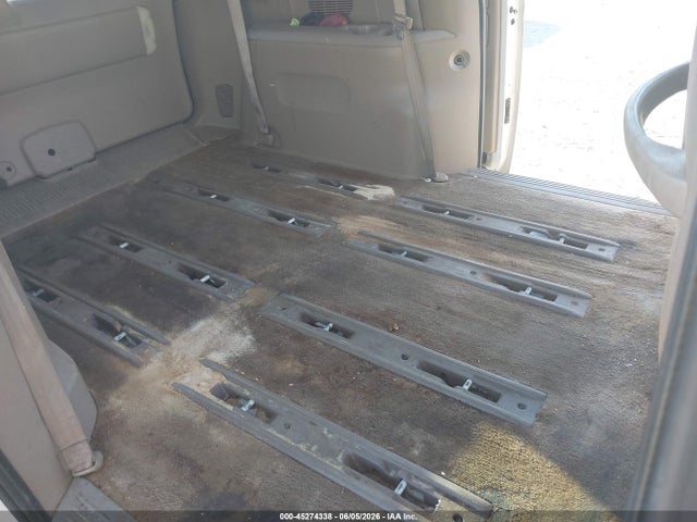 45274338 :رقم المزاد ، 1C4GJ25B21B151073 vin ، 2001 Chrysler Voyager مزاد بيع