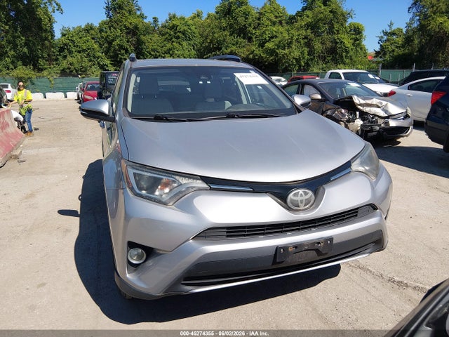 45274355 :رقم المزاد ، 2T3RFREV5HW560229 vin ، 2017 Toyota Rav4 Xle مزاد بيع