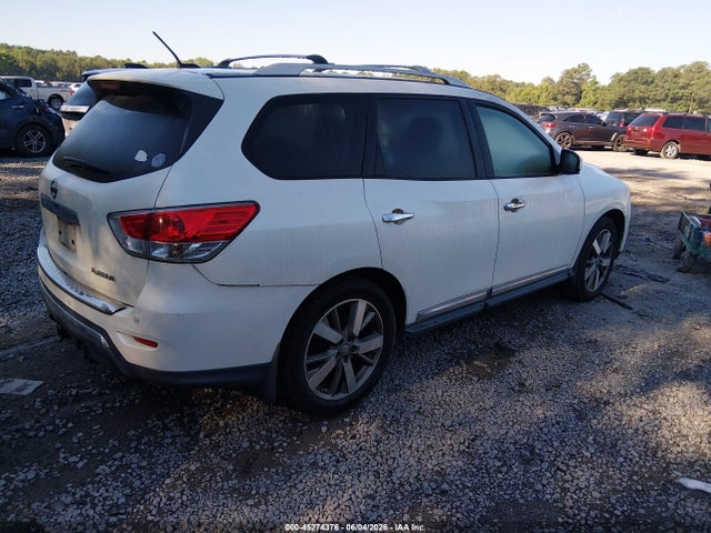 Продажа на аукционе авто 2015 Nissan Pathfinder Platinum, vin: 5N1AR2MN4FC640825, номер лота: 45274376