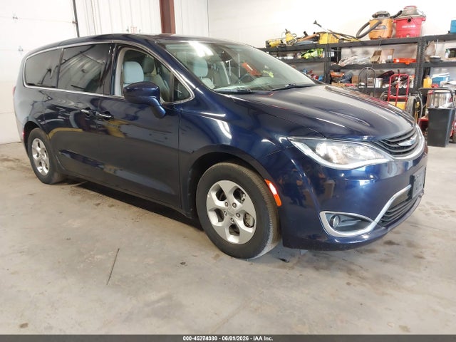 Chrysler Pacifica Hybrid Touring Plus 2018 2C4RC1H72JR276242 main image