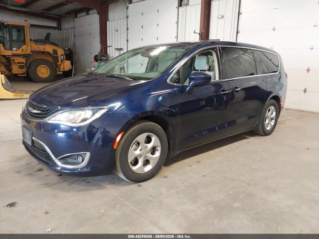 Chrysler Pacifica Hybrid Touring Plus 2018 2C4RC1H72JR276242 Image 2
