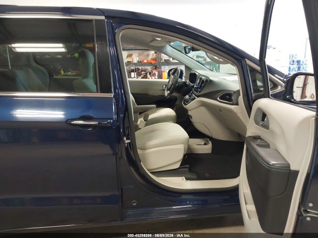 Chrysler Pacifica Hybrid Touring Plus 2018 2C4RC1H72JR276242 Image 5