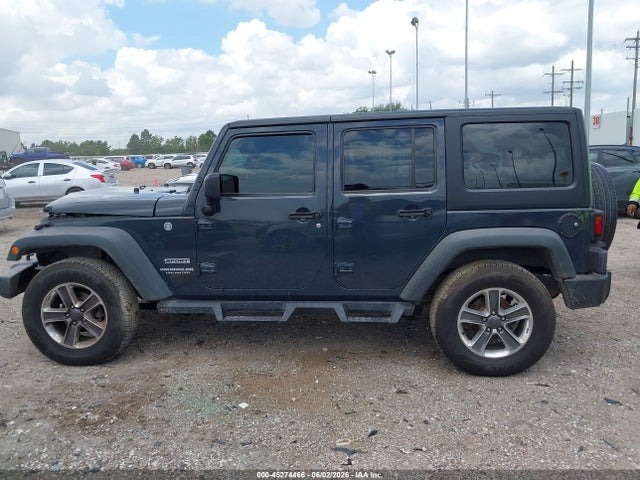 1C4BJWDG8HL584092 Jeep Wrangler Unlimited Sport 4x4