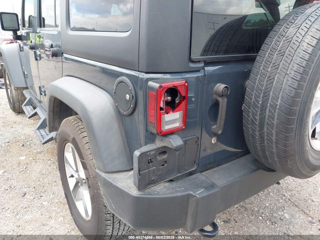 1C4BJWDG8HL584092 Jeep Wrangler Unlimited Sport 4x4