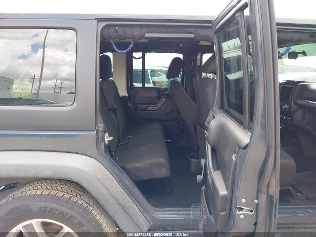 1C4BJWDG8HL584092 Jeep Wrangler Unlimited Sport 4x4