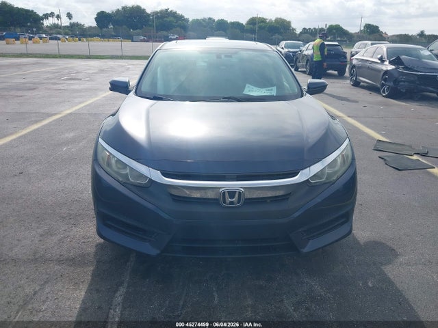 Продажа на аукционе авто 2018 Honda Civic Ex, vin: 19XFC2F76JE031666, номер лота: 45274499