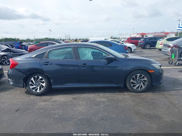 Продажа на аукционе авто 2018 Honda Civic Ex, vin: 19XFC2F76JE031666, номер лота: 45274499