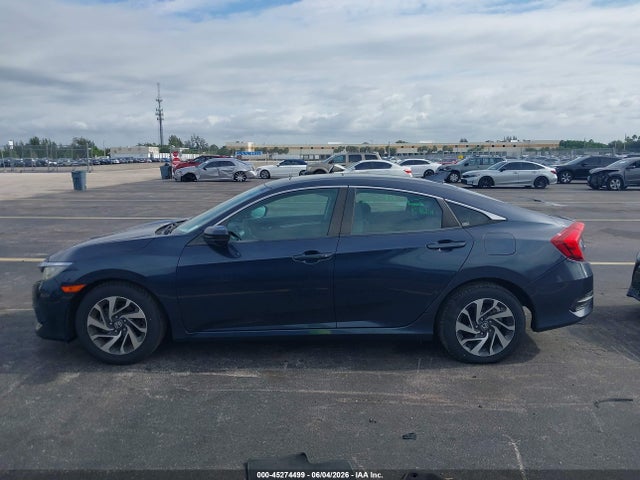 Продажа на аукционе авто 2018 Honda Civic Ex, vin: 19XFC2F76JE031666, номер лота: 45274499