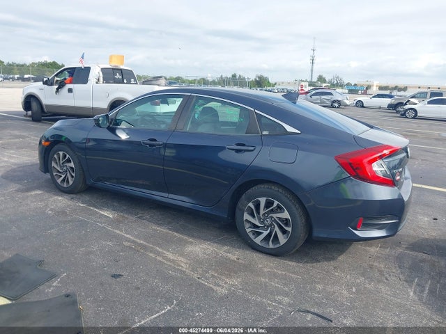 Продажа на аукционе авто 2018 Honda Civic Ex, vin: 19XFC2F76JE031666, номер лота: 45274499