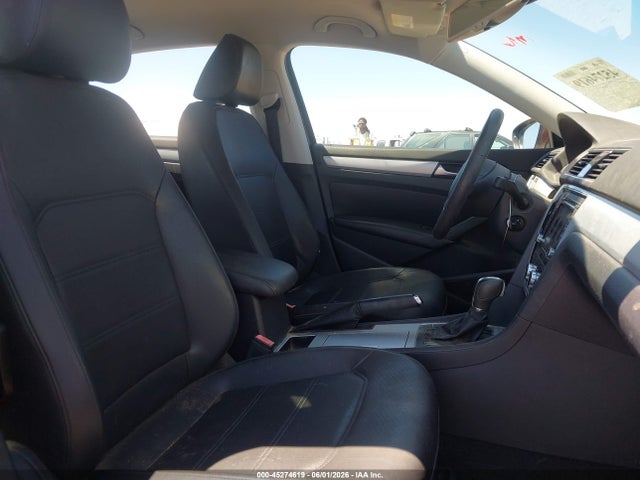 2012 Volkswagen Passat 2.5l Se მანქანა იყიდება აუქციონზე, vin: 1VWBP7A36CC081527, აუქციონის ნომერი: 45274619