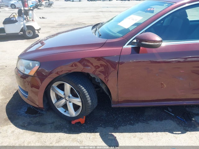 2012 Volkswagen Passat 2.5l Se მანქანა იყიდება აუქციონზე, vin: 1VWBP7A36CC081527, აუქციონის ნომერი: 45274619