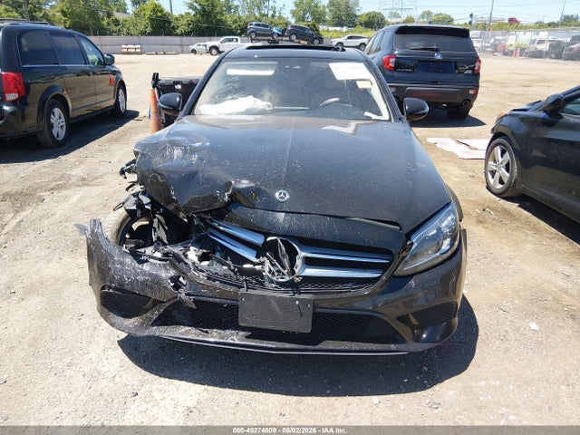 45274809 :رقم المزاد ، W1KWF8EB0MR638242 vin ، 2021 Mercedes-benz C 300 4matic مزاد بيع