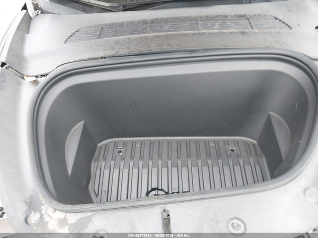 2022 Tesla Model Y Long Range Dual Motor All-wheel Drive მანქანა იყიდება აუქციონზე, vin: 7SAYGDEE3NF433723, აუქციონის ნომერი: 45274844