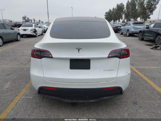 2022 Tesla Model Y Long Range Dual Motor All-wheel Drive მანქანა იყიდება აუქციონზე, vin: 7SAYGDEE3NF433723, აუქციონის ნომერი: 45274844