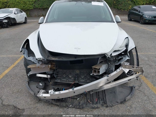 2022 Tesla Model Y Long Range Dual Motor All-wheel Drive მანქანა იყიდება აუქციონზე, vin: 7SAYGDEE3NF433723, აუქციონის ნომერი: 45274844