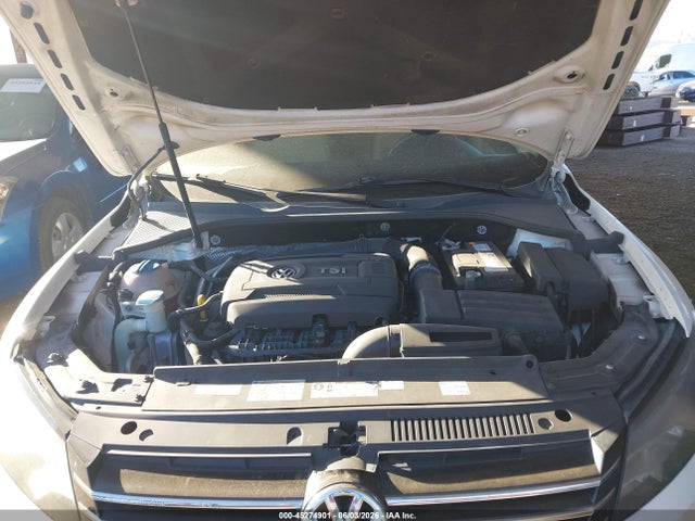 2014 Volkswagen Passat 1.8t Se მანქანა იყიდება აუქციონზე, vin: 1VWBT7A35EC037680, აუქციონის ნომერი: 45274901
