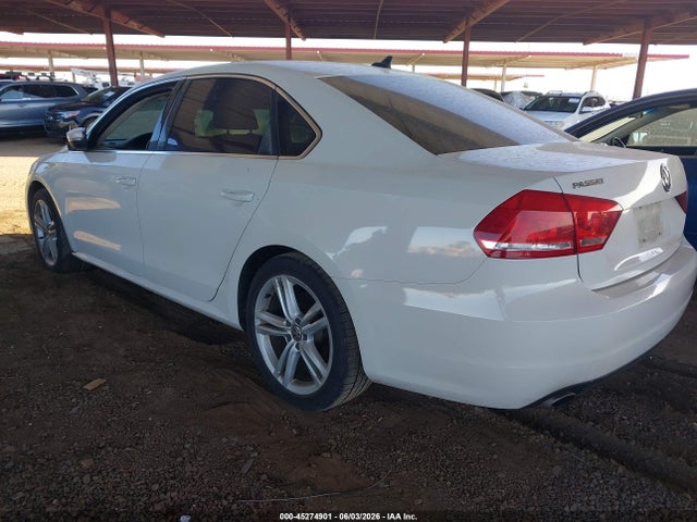 2014 Volkswagen Passat 1.8t Se მანქანა იყიდება აუქციონზე, vin: 1VWBT7A35EC037680, აუქციონის ნომერი: 45274901