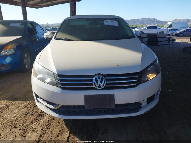 2014 Volkswagen Passat 1.8t Se მანქანა იყიდება აუქციონზე, vin: 1VWBT7A35EC037680, აუქციონის ნომერი: 45274901
