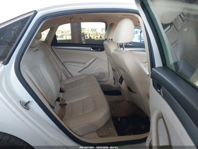 2014 Volkswagen Passat 1.8t Se მანქანა იყიდება აუქციონზე, vin: 1VWBT7A35EC037680, აუქციონის ნომერი: 45274901