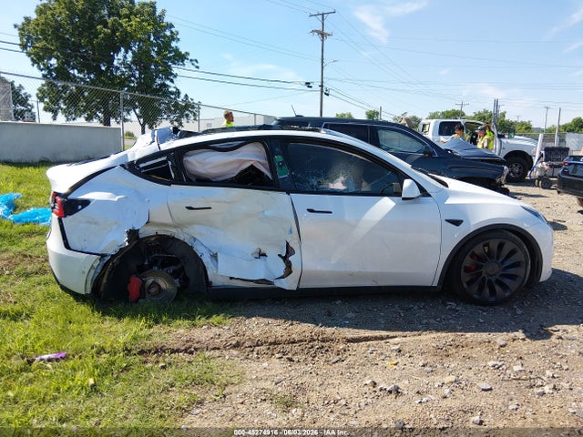 45274916 :رقم المزاد ، 7SAYGDEF0NF524473 vin ، 2022 Tesla Model Y Performance Dual Motor All-wheel Drive مزاد بيع