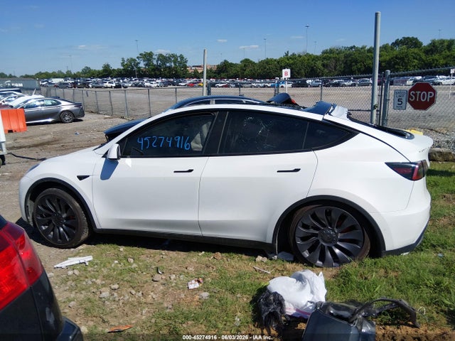 45274916 :رقم المزاد ، 7SAYGDEF0NF524473 vin ، 2022 Tesla Model Y Performance Dual Motor All-wheel Drive مزاد بيع