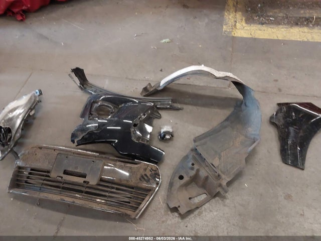 2T1BURHE2FC477979 Toyota Corolla S Plus