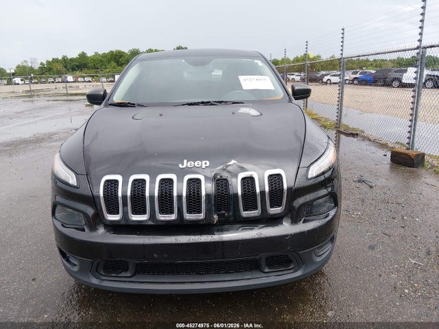 1C4PJMAB5FW564235 Jeep Cherokee Sport