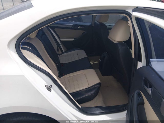 45275104 :رقم المزاد ، 3VWLX7AJ4DM256277 vin ، 2013 Volkswagen Jetta 2.5l Sel مزاد بيع