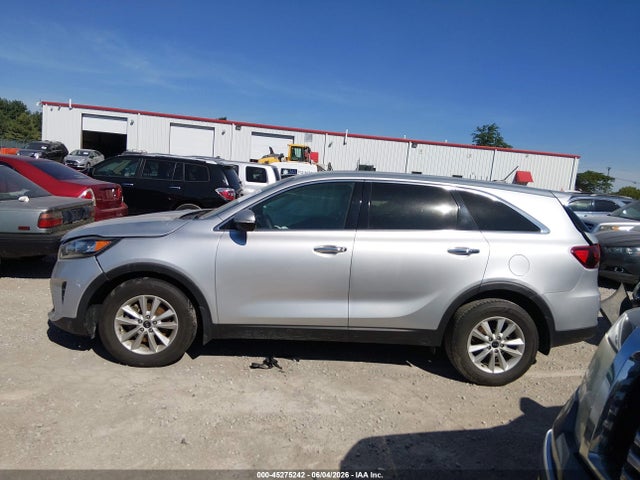 45275242 :رقم المزاد ، 5XYPG4A36KG577459 vin ، 2019 Kia Sorento 2.4l L مزاد بيع